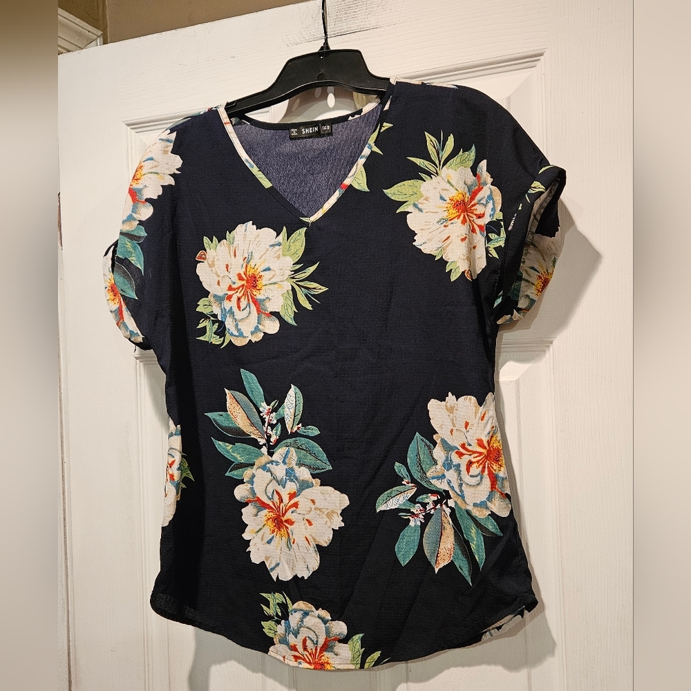 SHEIN TOP